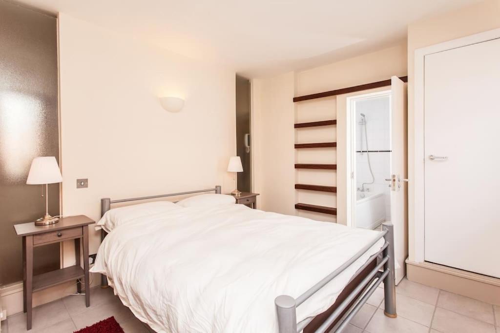 Awesome Apartment In The Heart Of Camden Town Лондон Экстерьер фото