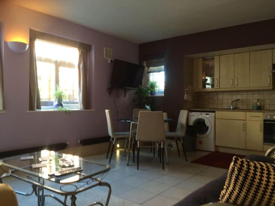 Awesome Apartment In The Heart Of Camden Town Лондон Экстерьер фото