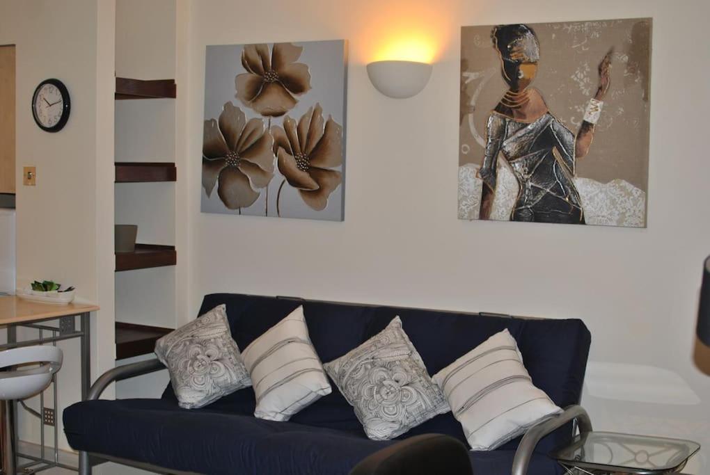 Awesome Apartment In The Heart Of Camden Town Лондон Экстерьер фото