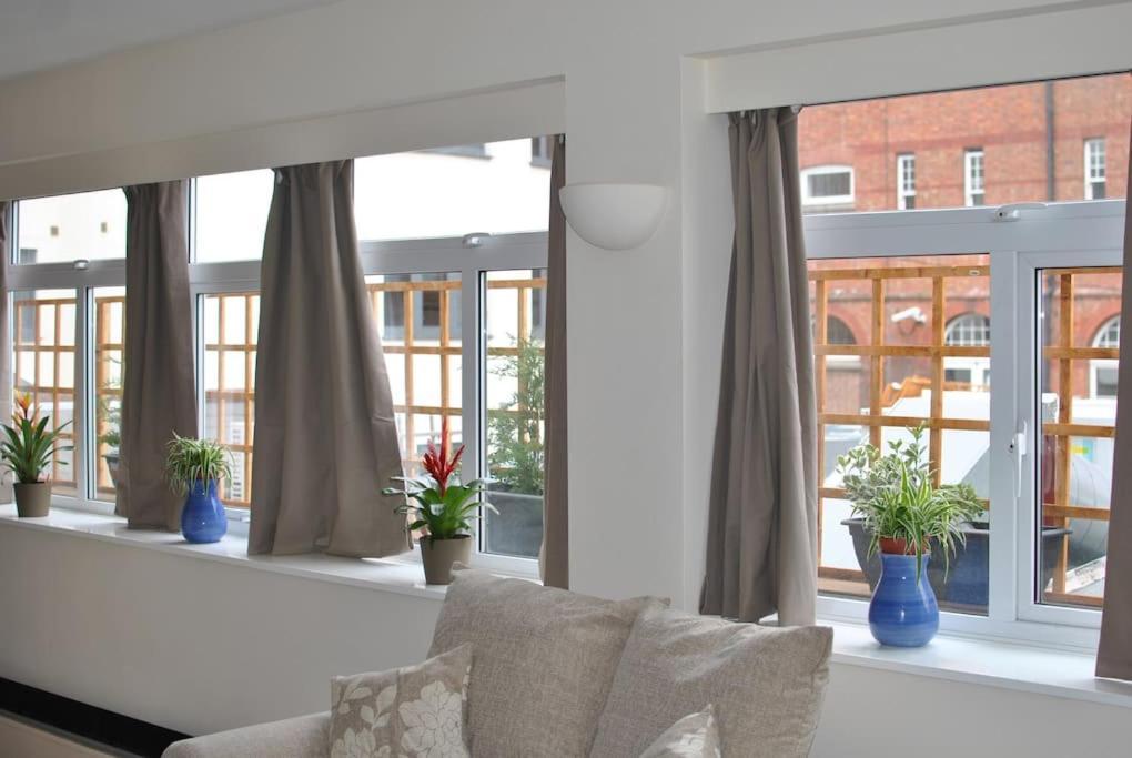 Awesome Apartment In The Heart Of Camden Town Лондон Экстерьер фото