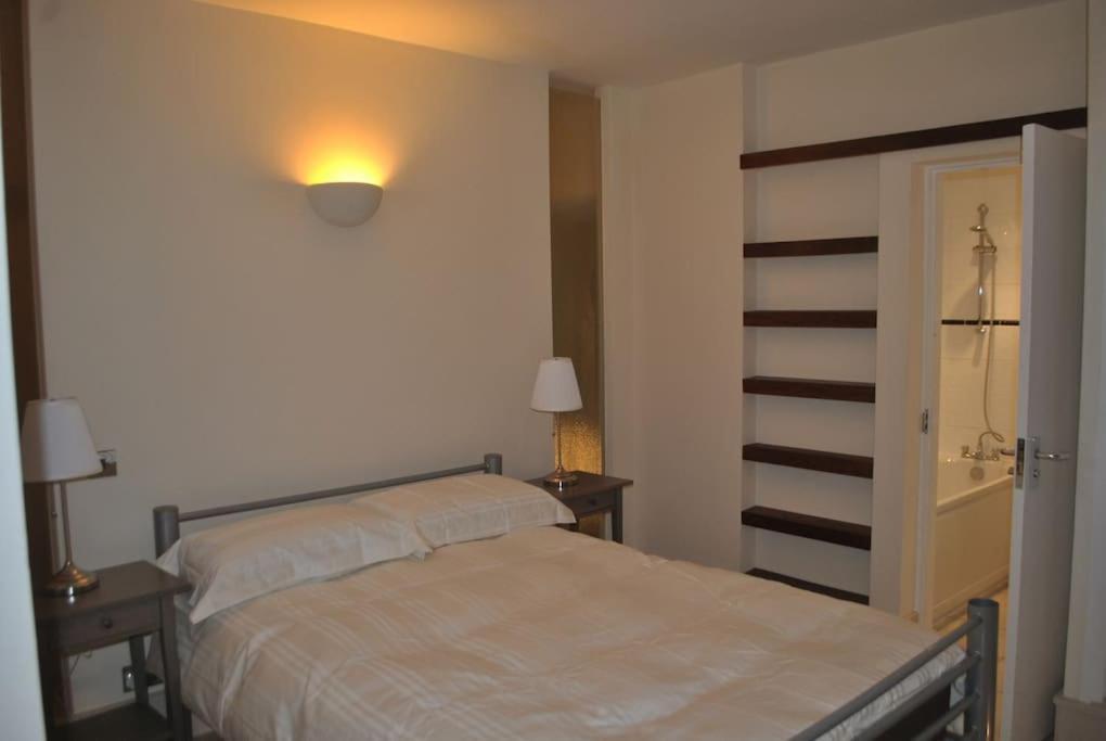 Awesome Apartment In The Heart Of Camden Town Лондон Экстерьер фото