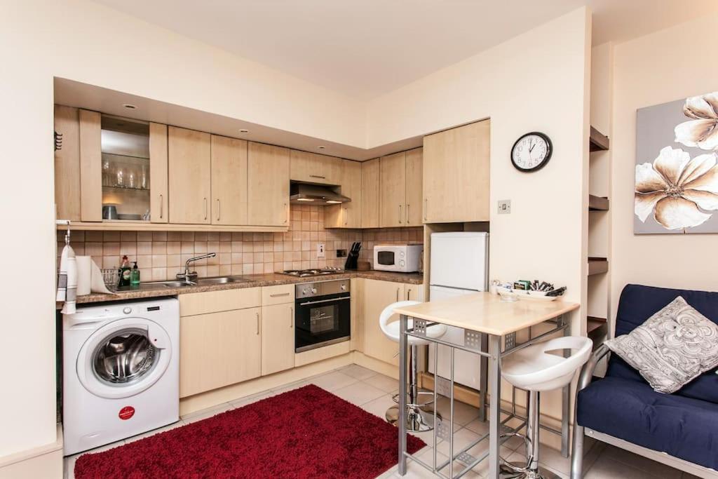Awesome Apartment In The Heart Of Camden Town Лондон Экстерьер фото
