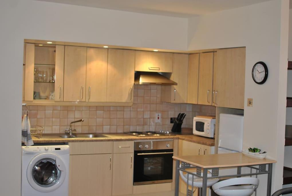 Awesome Apartment In The Heart Of Camden Town Лондон Экстерьер фото
